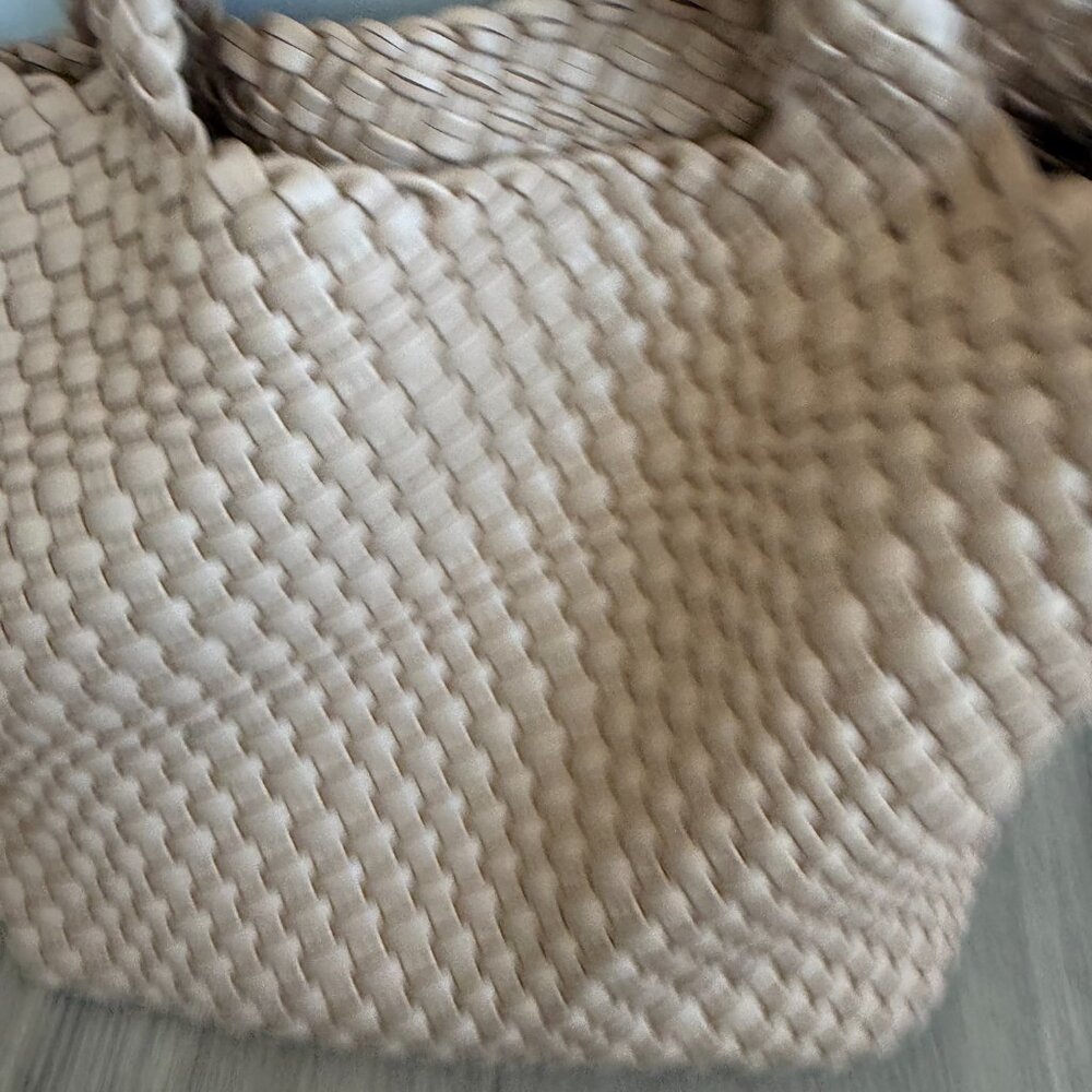 Vegan Leather Handbag tote like new - Picture 3 of 10